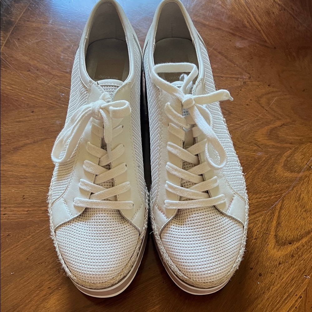 Dolce Vita Telah Cream Sole Sneakers 10, New, no box